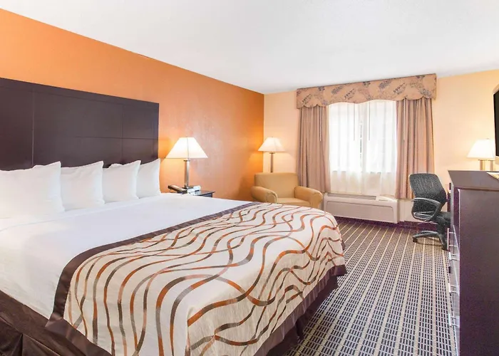 Baymont By Wyndham Muskegon